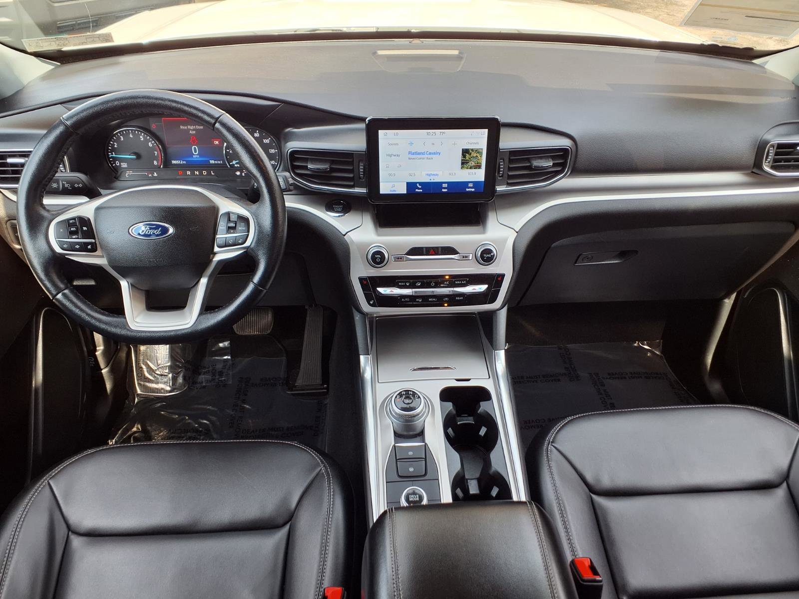 Certified 2022 Ford Explorer XLT w/ Equipment Group 202A image 15