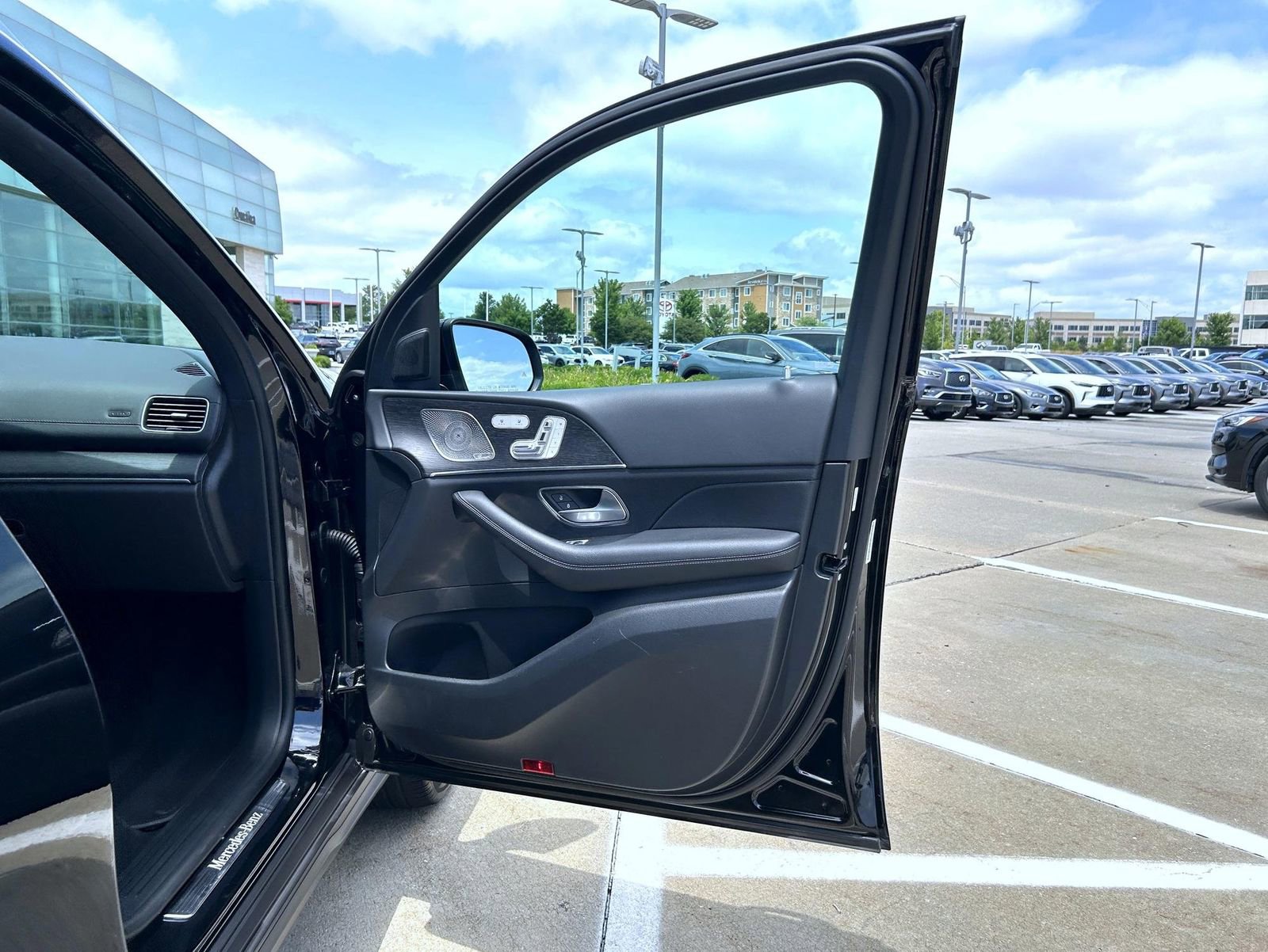 Used 2024 Mercedes-Benz GLS 450 4MATIC image 17