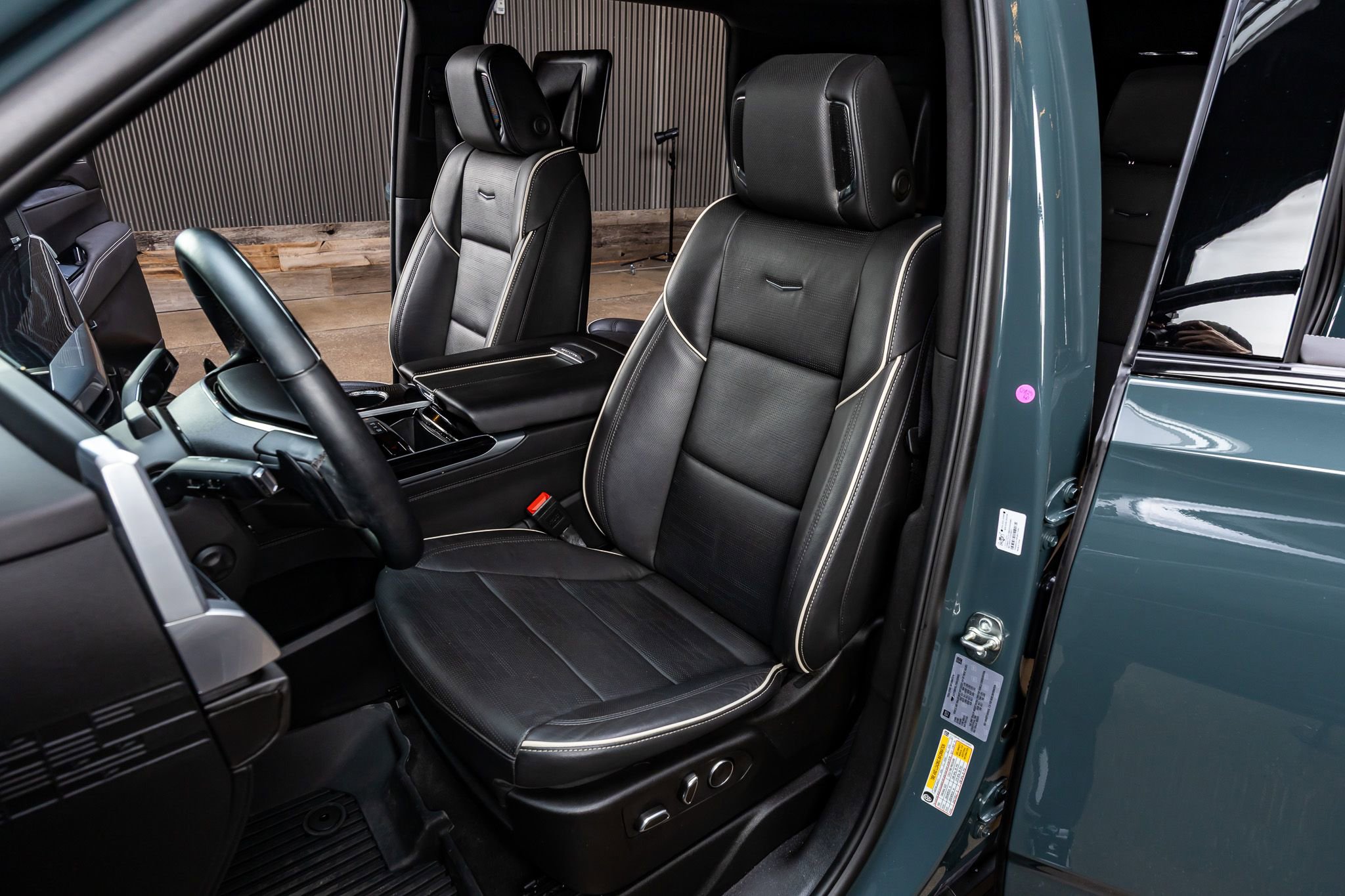 Used 2025 Cadillac Escalade Sport w/ Touring Package AWD/4WD image 29