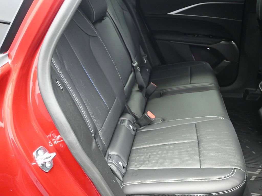 New 2026 Cadillac Lyriq Luxury image 20