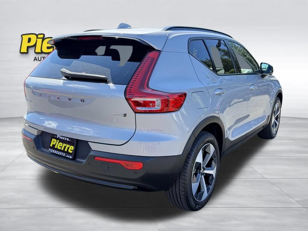 Used 2024 Volvo XC40 B5 Core AWD/4WD image 7
