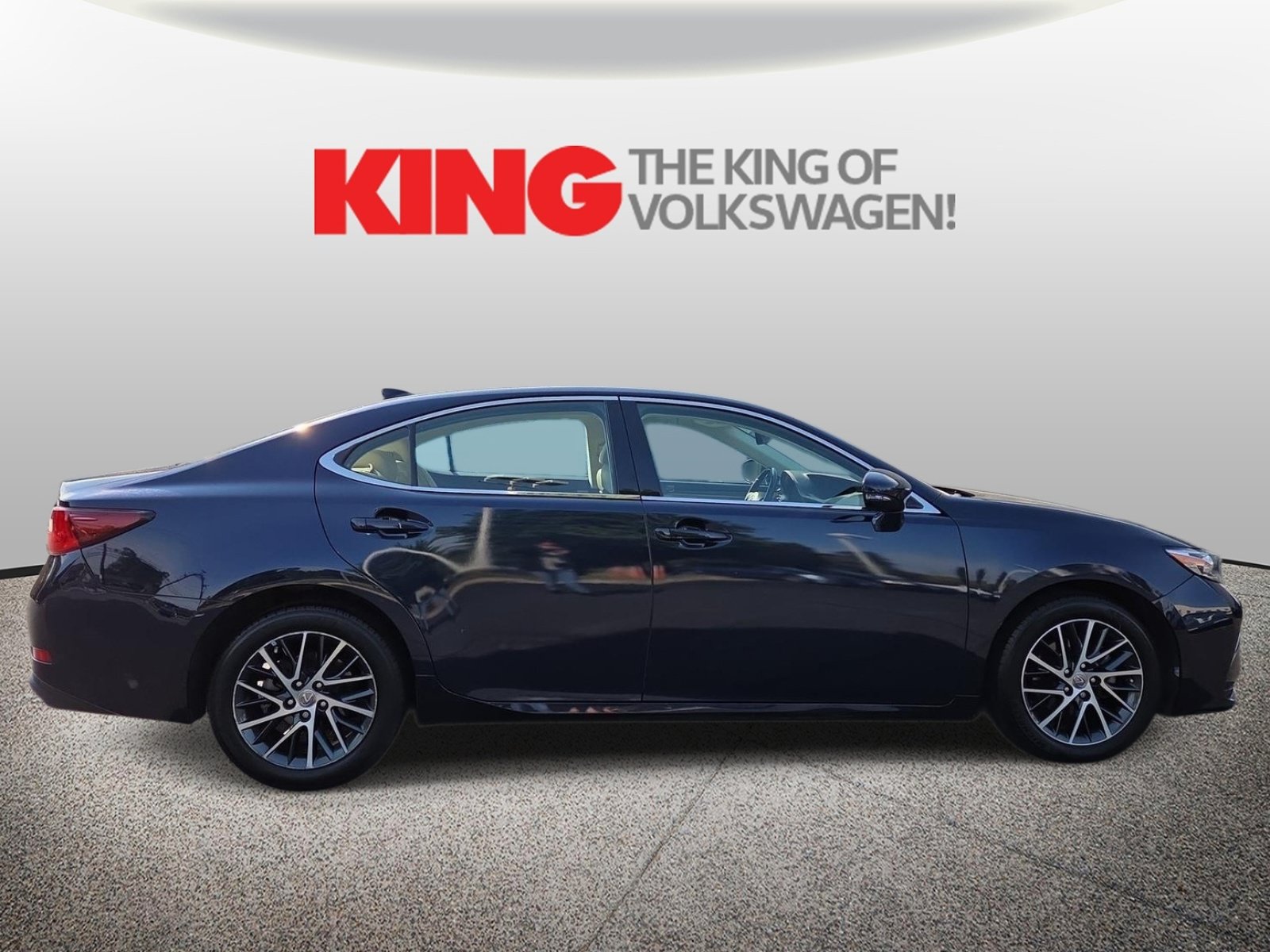 Used 2017 Lexus ES 350 w/ Navigation System Package FWD image 2