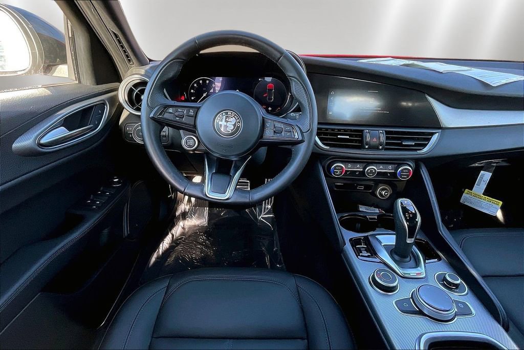 Used 2024 Alfa Romeo Giulia Ti image 8