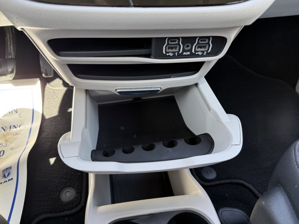 Used 2023 Chrysler Voyager LX FWD image 29