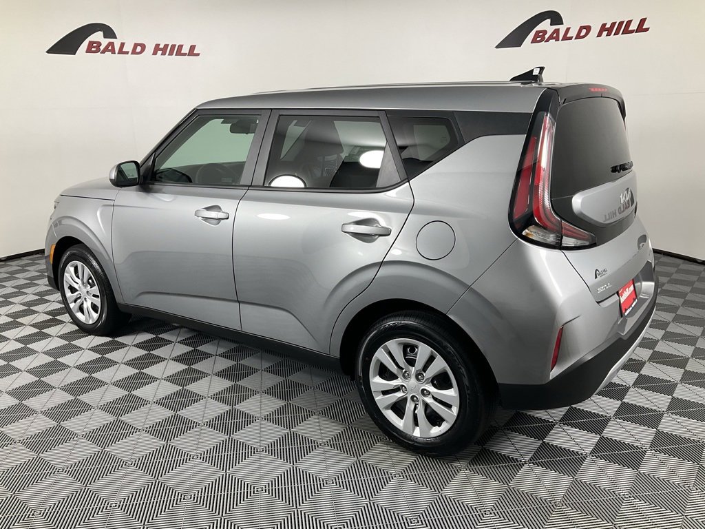 Certified 2023 Kia Soul LX image 4
