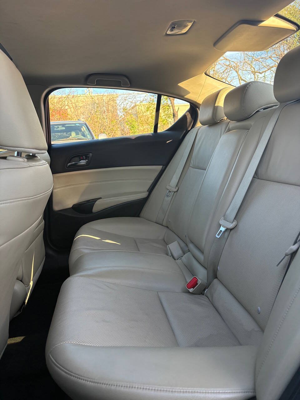 Used 2013 Acura ILX w/ Technology Package FWD image 16