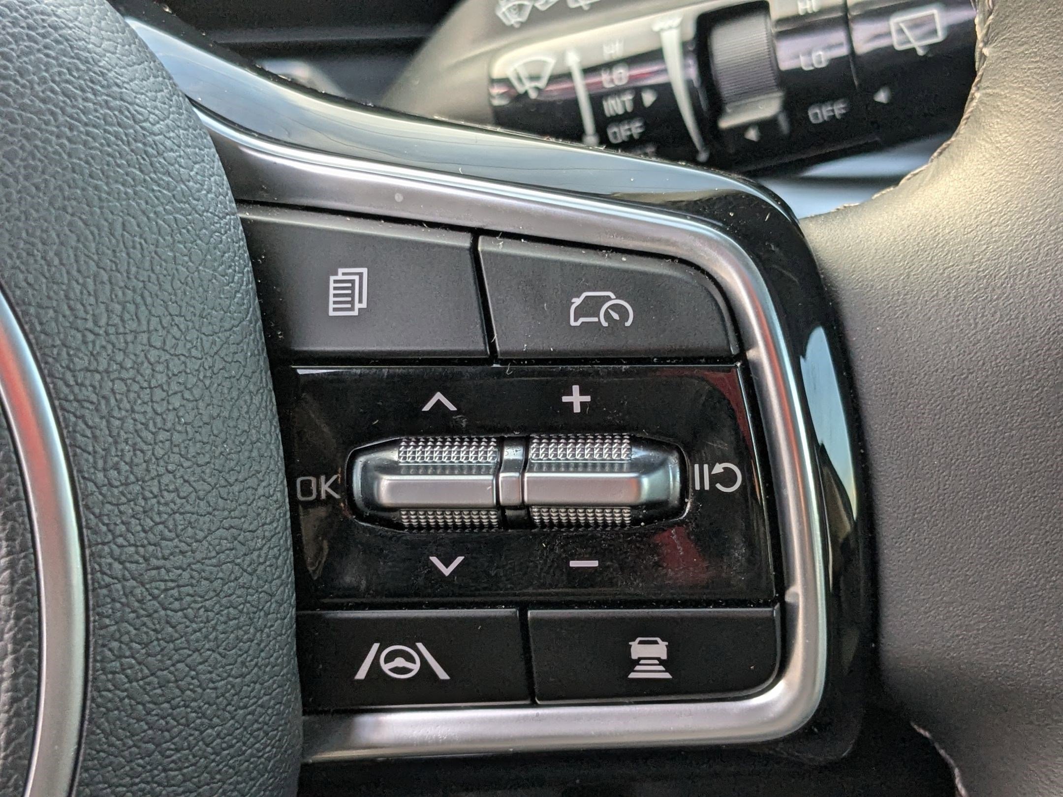 New 2025 Kia Sorento EX w/ Panoramic Sunroof Package image 13