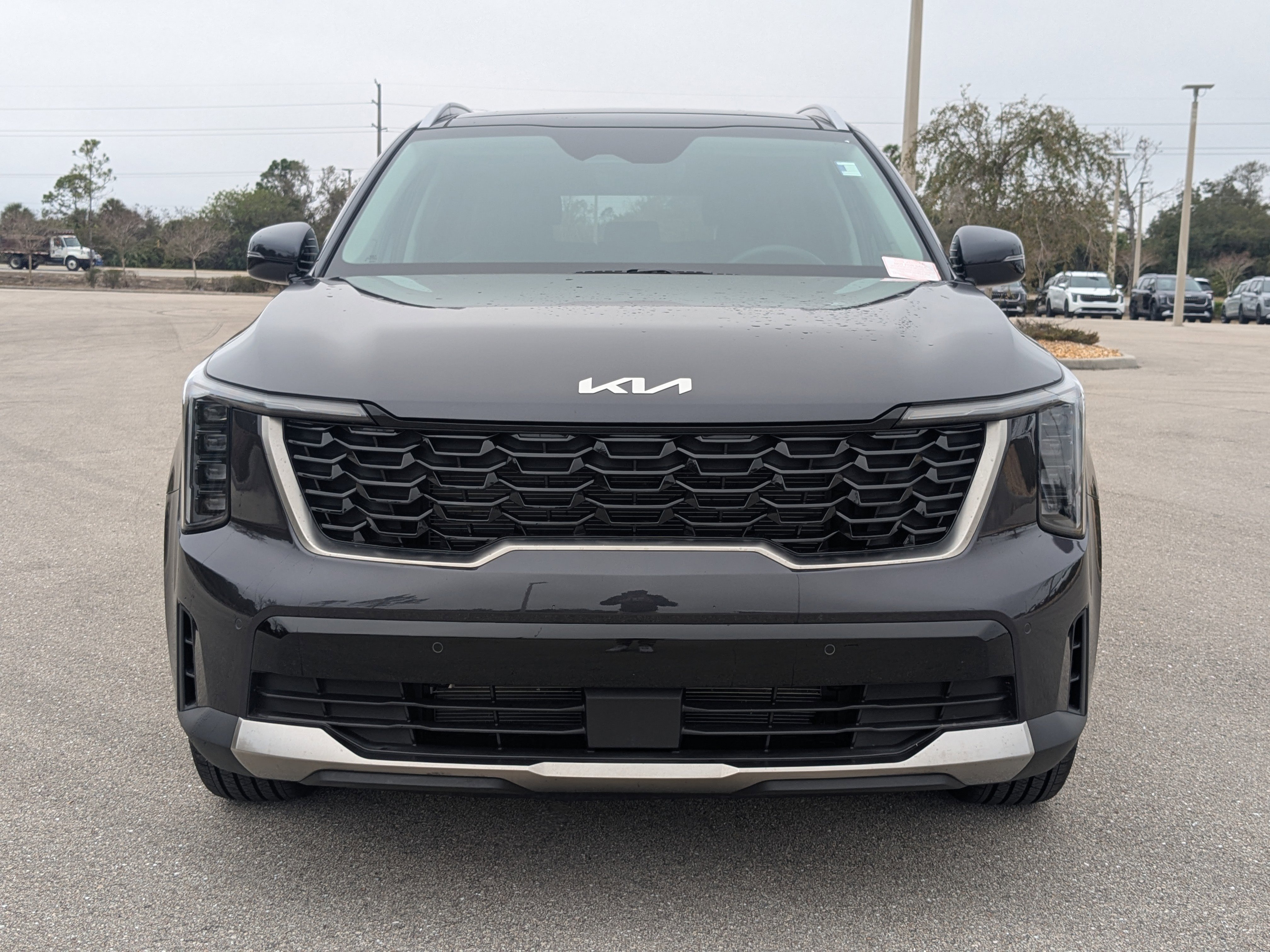 Certified 2025 Kia Sorento S w/ Panoramic Sunroof Package image 3