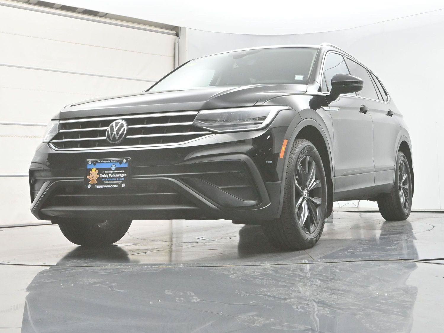 Used 2022 Volkswagen Tiguan SE AWD/4WD image 28