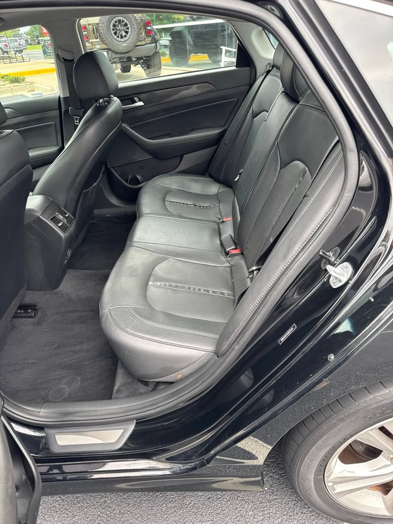 Used 2018 Hyundai Sonata Limited w/ Cargo Package FWD image 9