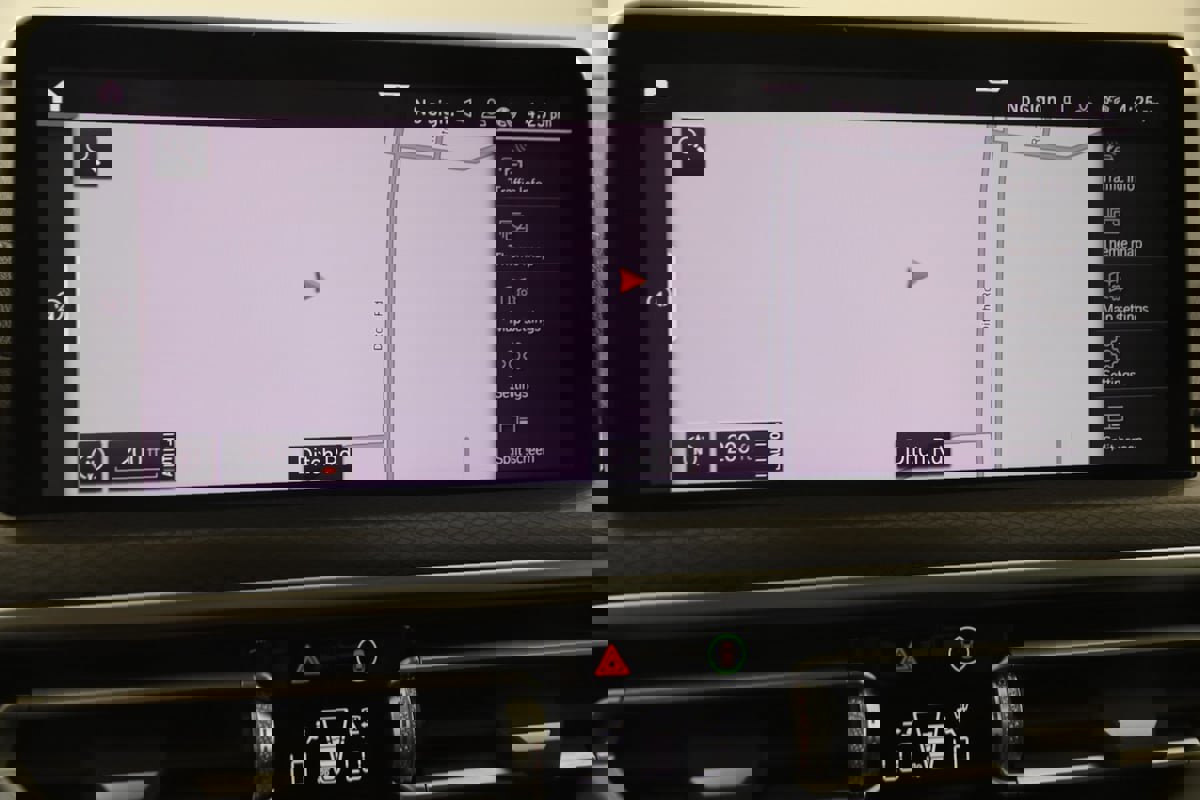 Used 2023 BMW X4 M40i w/ Premium Package image 9