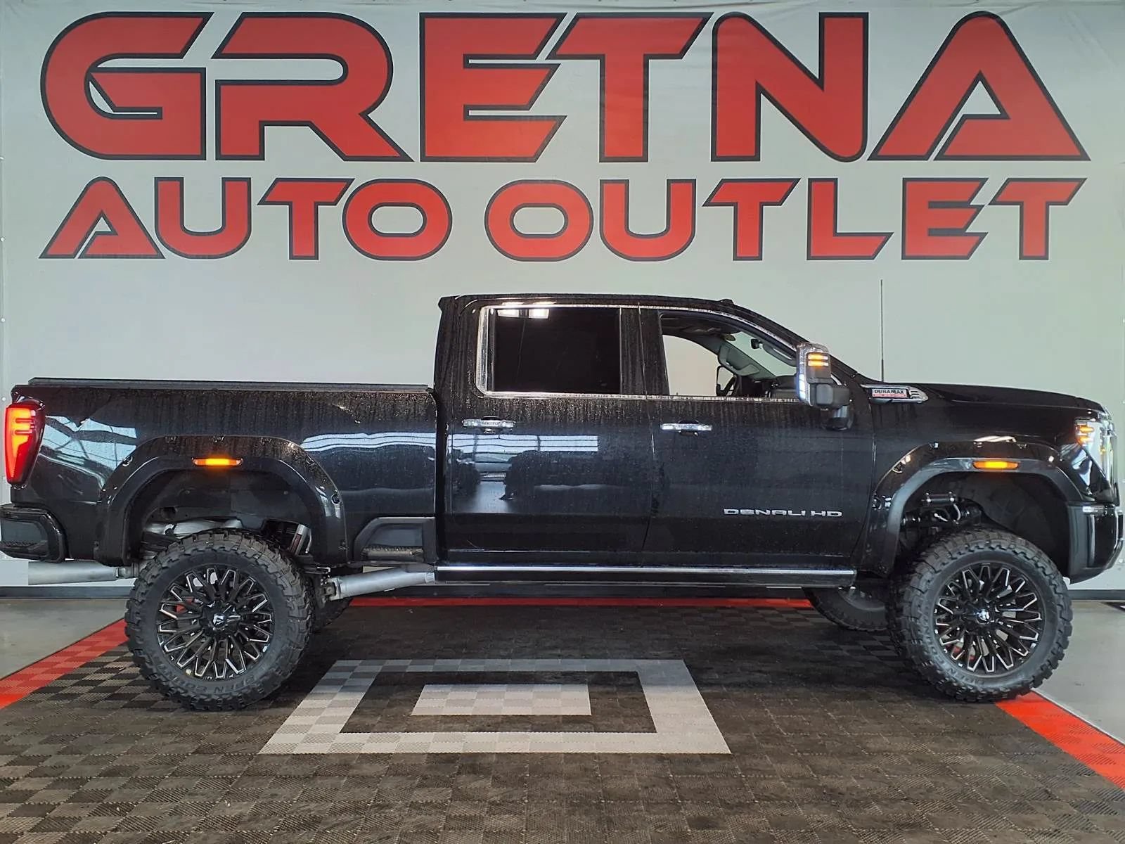 Used 2026 GMC Sierra 2500 Denali w/ Technology Package AWD/4WD image 1