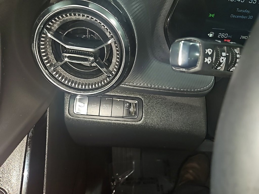 Used 2025 Chevrolet Equinox LT image 16