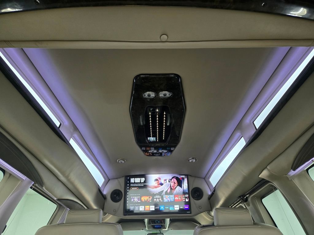 Used 2023 GMC Savana 2500 image 9