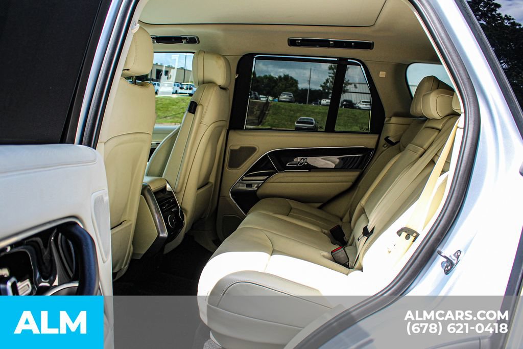 Used 2024 Land Rover Range Rover SE AWD/4WD image 17