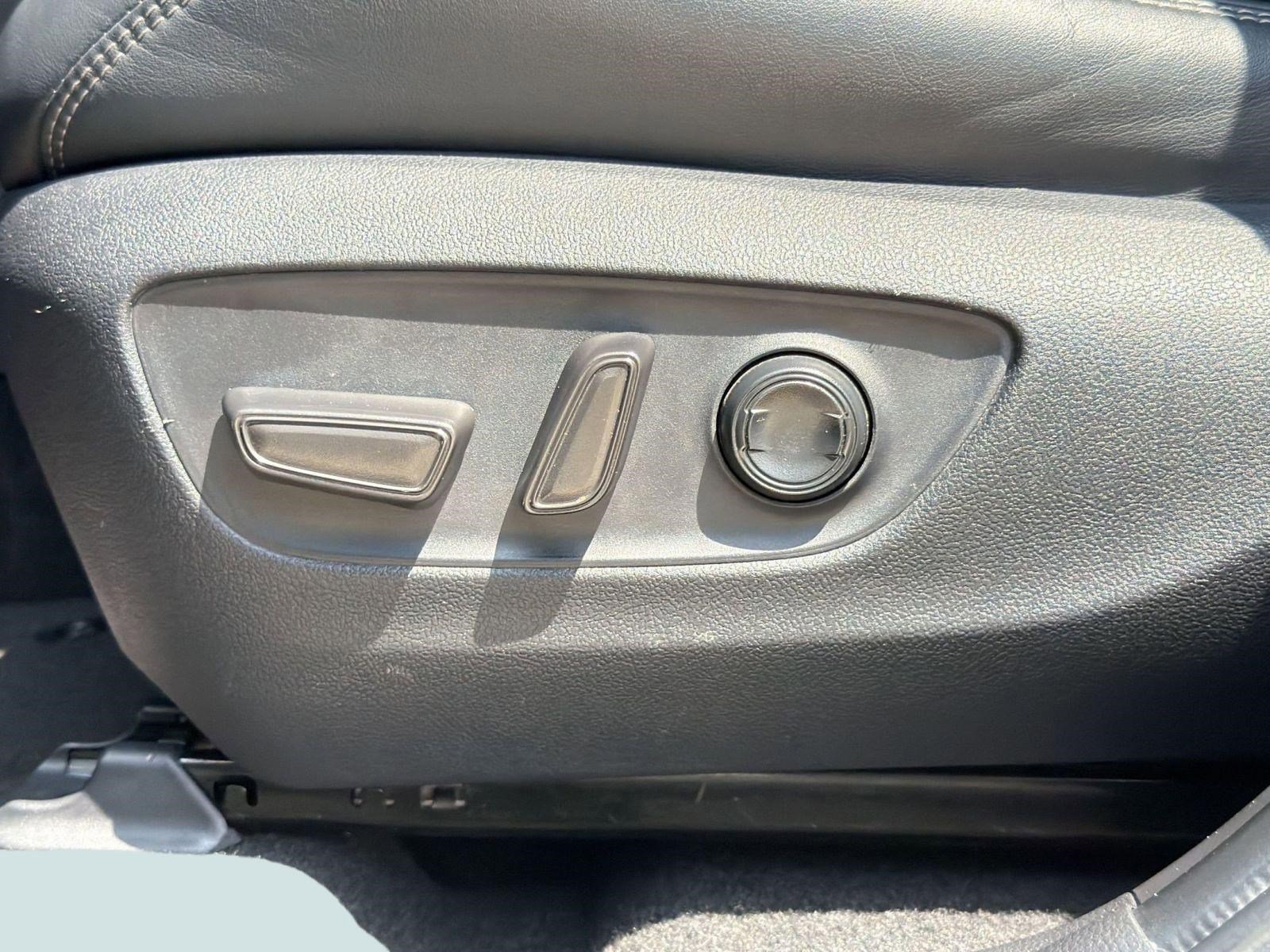 Used 2022 Toyota RAV4 XLE Premium AWD/4WD image 13