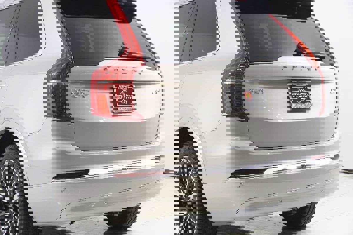 Used 2024 Volvo XC90 B5 Plus image 25