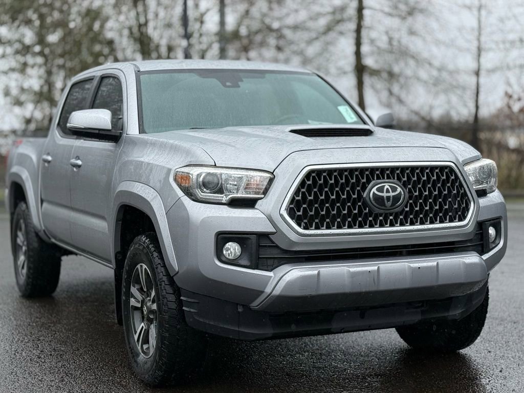 Used 2018 Toyota Tacoma TRD Sport w/ Technology Package image 7