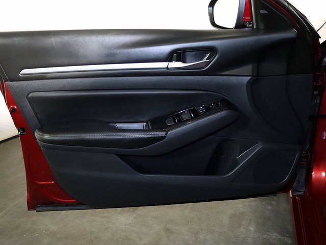 Used 2024 Nissan Altima 2.5 SL image 25