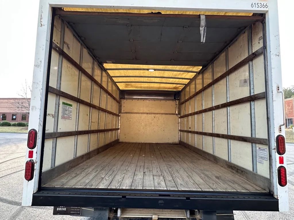 Used 2016 Ford E-350 and Econoline 350 Super Duty image 12