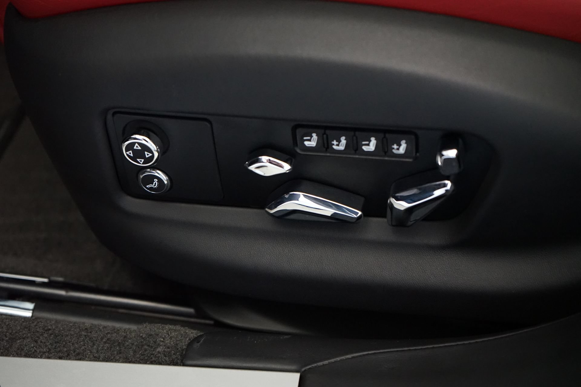 Used 2022 Bentley Flying Spur Plug-In Hybrid AWD/4WD image 31