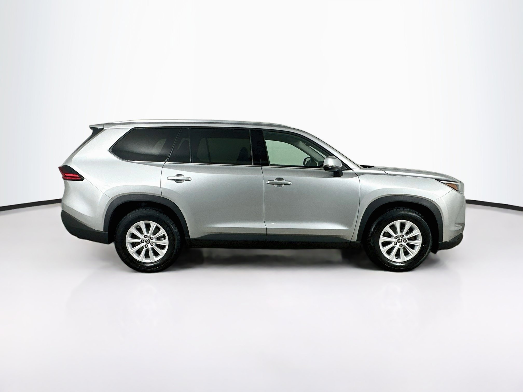 Used 2025 Toyota Grand Highlander AWD image 10