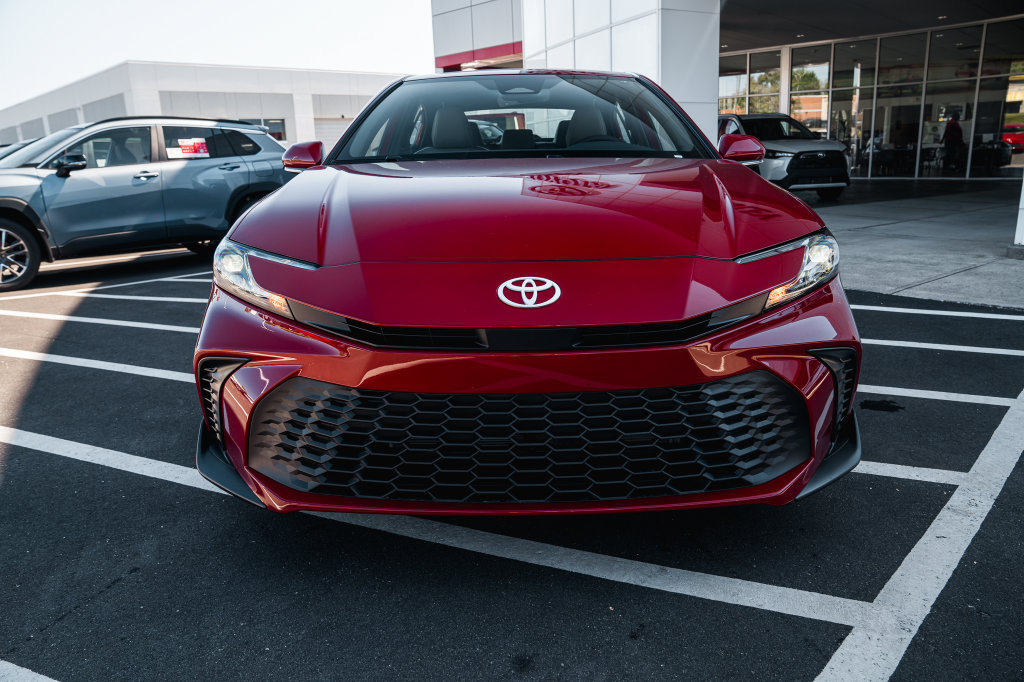 New 2026 Toyota Camry SE FWD image 2