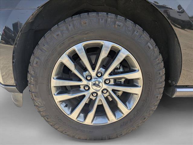 Used 2018 Ford Expedition Max Limited w/ Driver Assistance Package RWD image 19