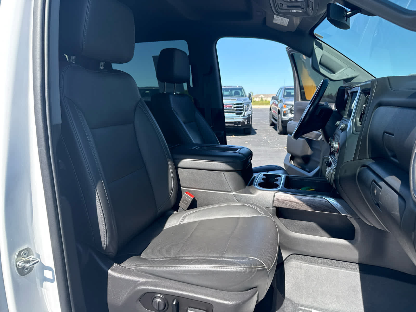 Certified 2020 Chevrolet Silverado 1500 LTZ AWD/4WD image 26