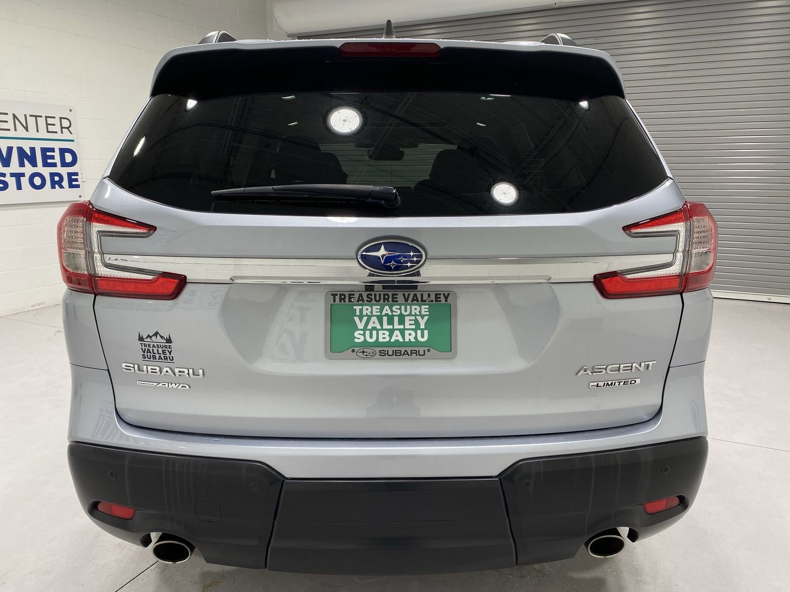 Used 2023 Subaru Ascent Limited w/ Technology Package AWD/4WD image 7