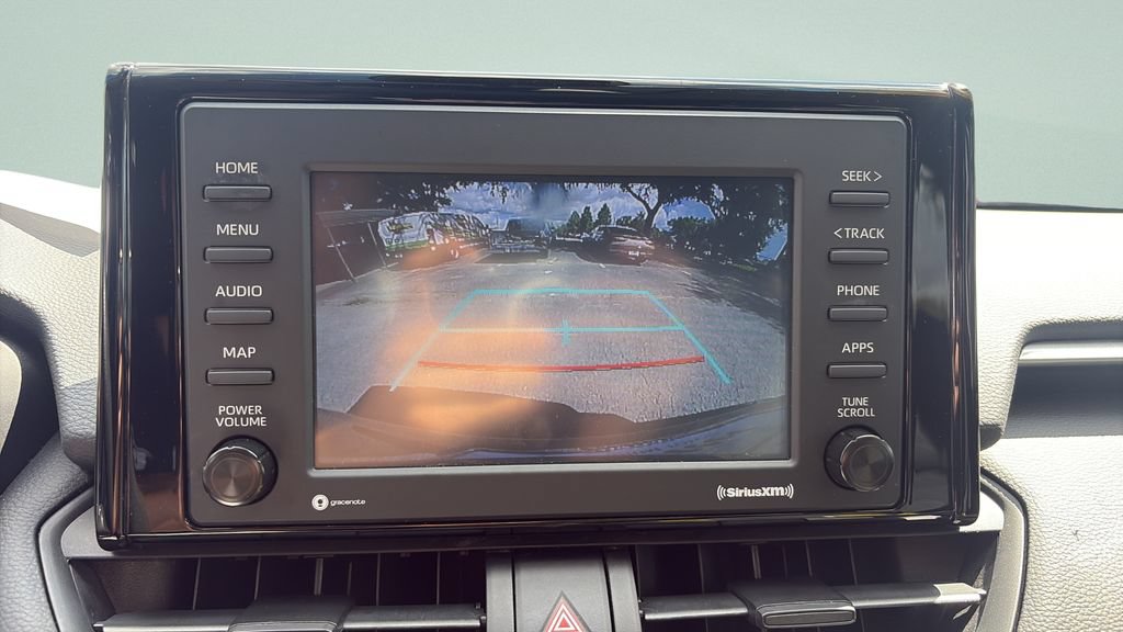 Used 2021 Toyota RAV4 XLE FWD image 17