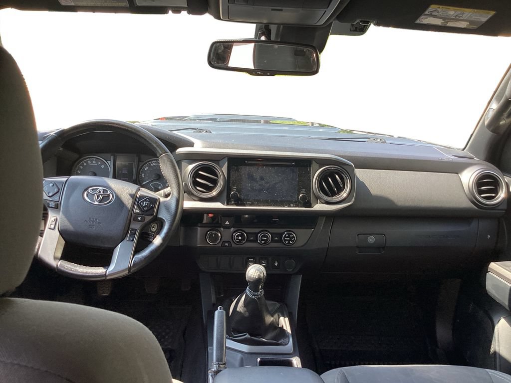 Used 2018 Toyota Tacoma TRD Sport AWD/4WD image 10