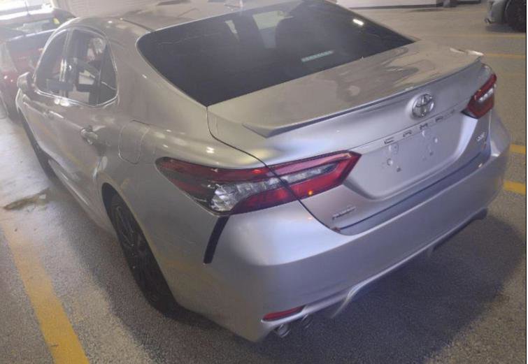 Used 2022 Toyota Camry XSE image 3