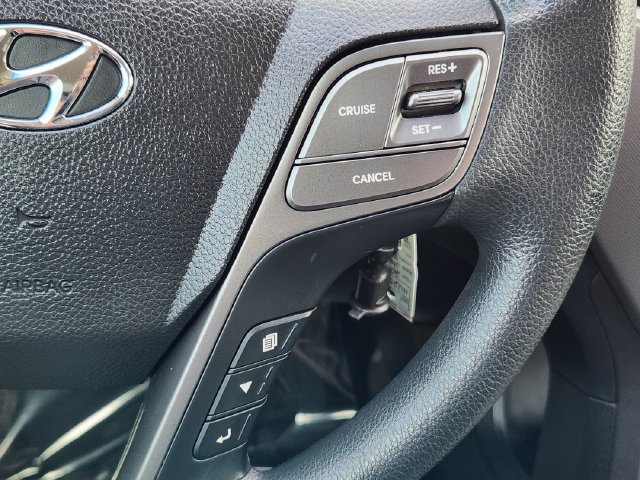 Used 2017 Hyundai Santa Fe SE AWD/4WD image 31