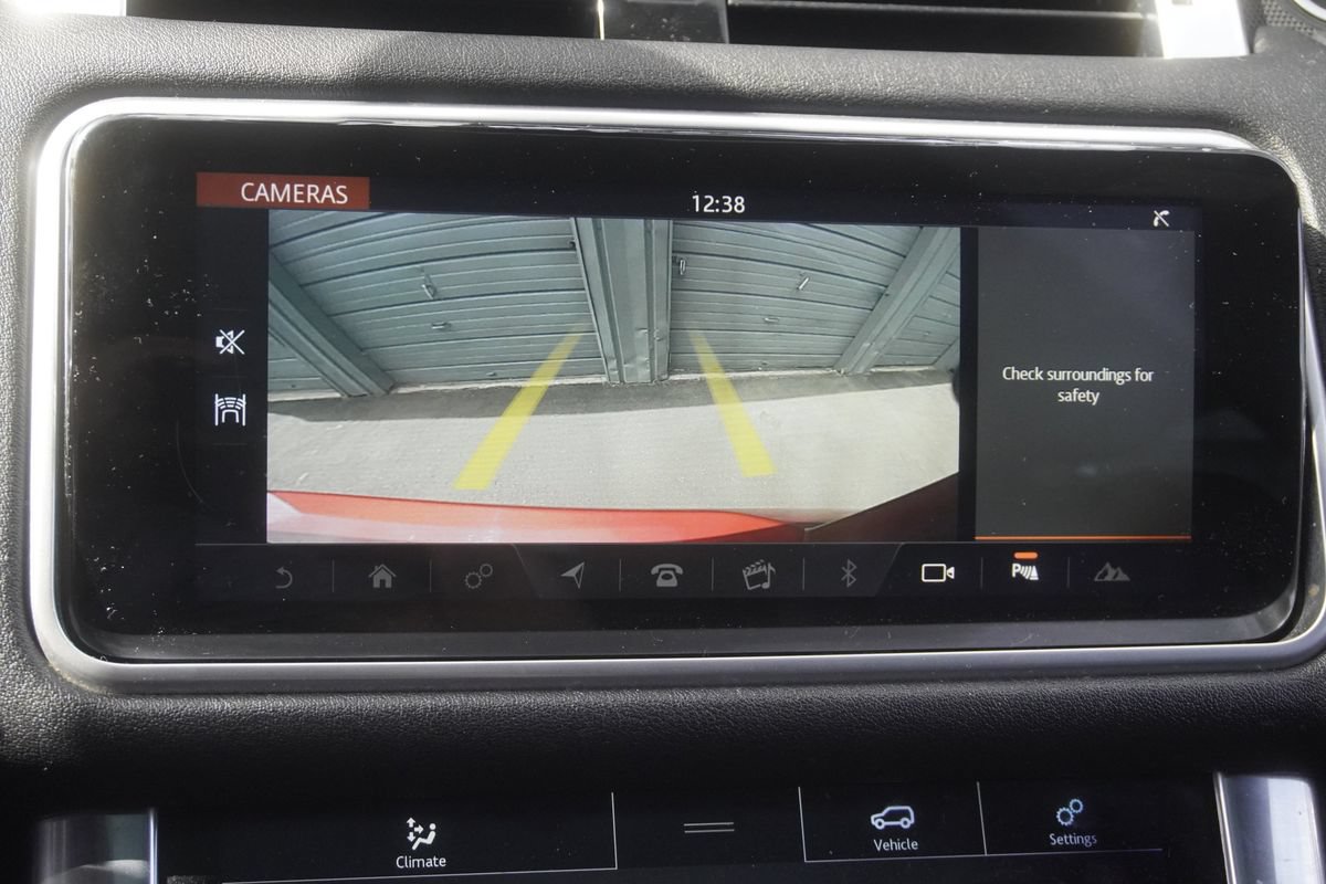 Used 2018 Land Rover Range Rover Sport SE AWD/4WD image 18