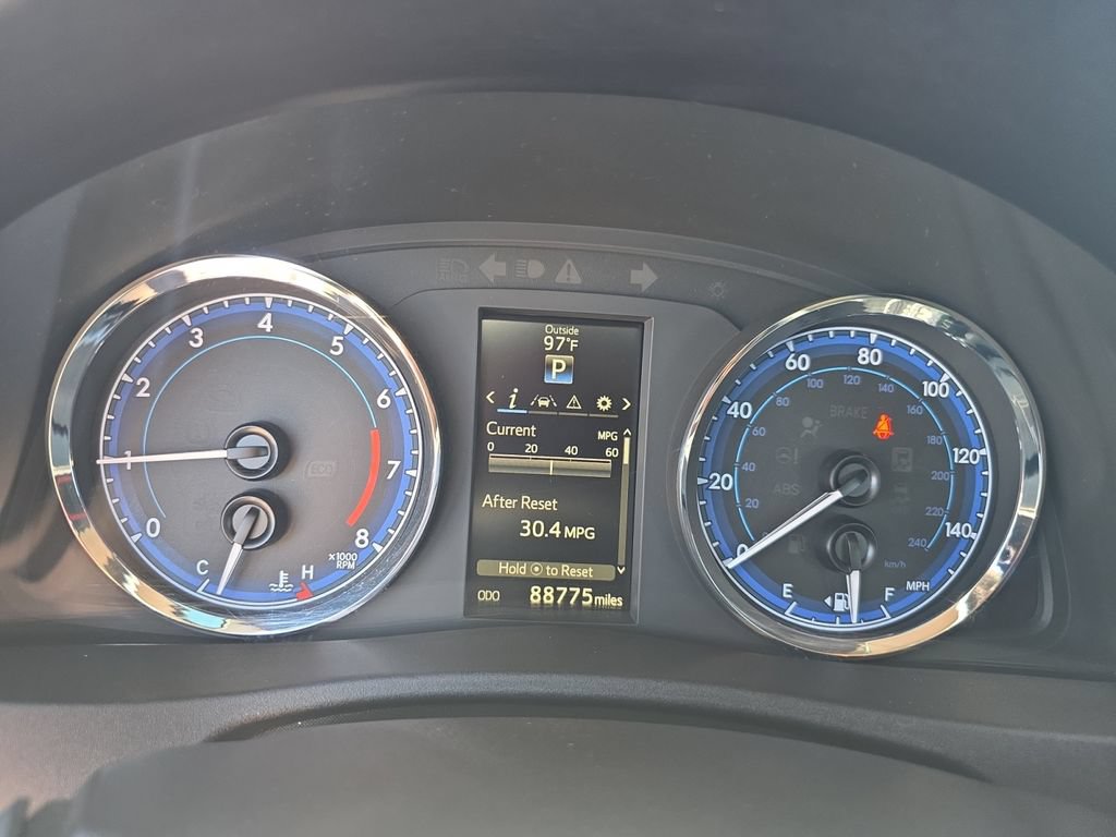 Used 2018 Toyota Corolla SE FWD image 20