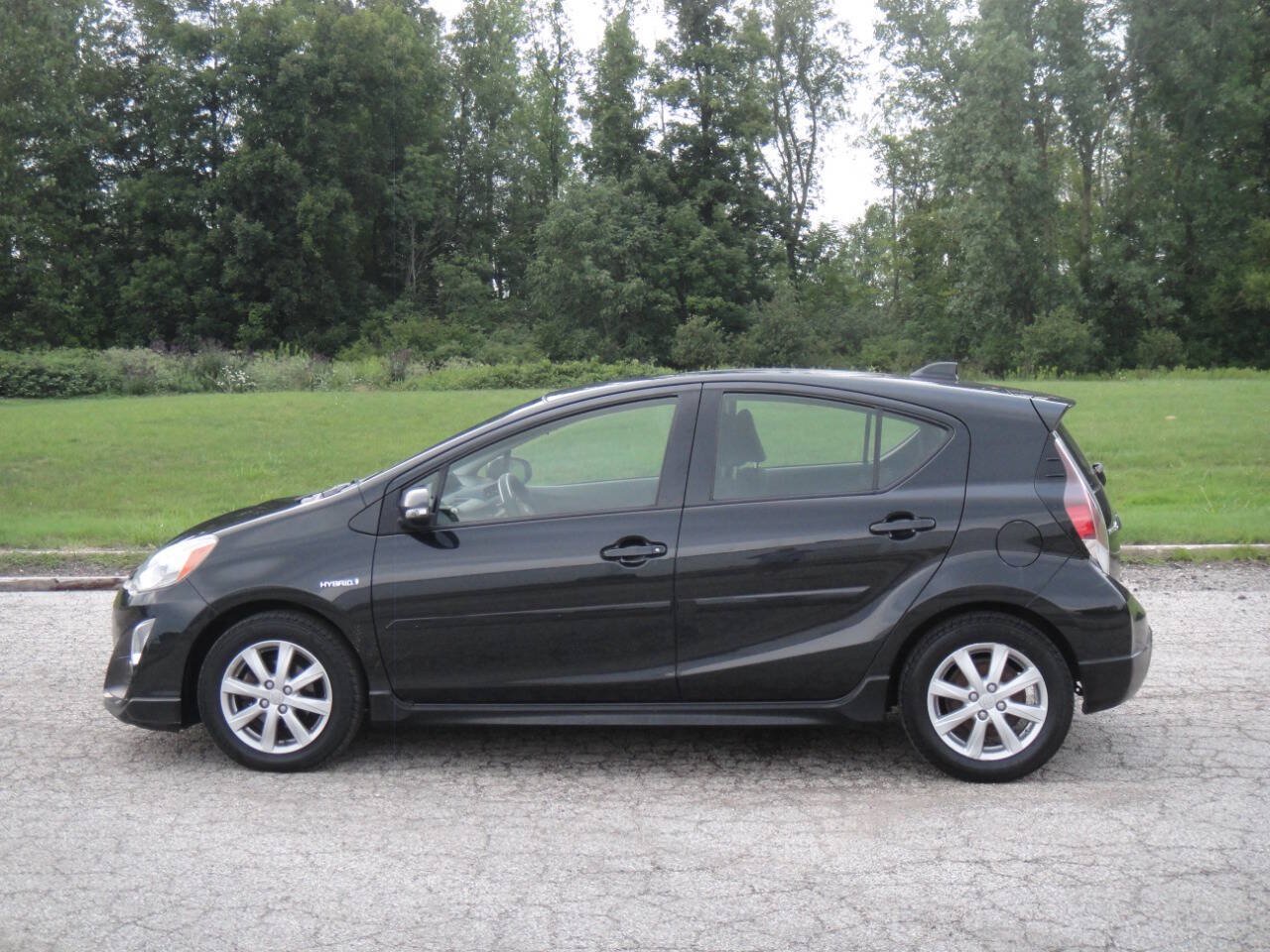 Used 2017 Toyota Prius C Two FWD image 5