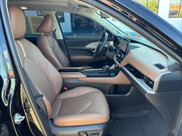Used 2024 Toyota Grand Highlander AWD image 30