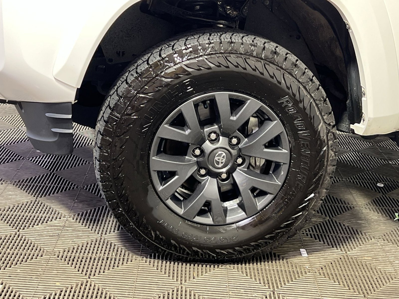Used 2023 Toyota Tacoma SR5 w/ Technology Package AWD/4WD image 13