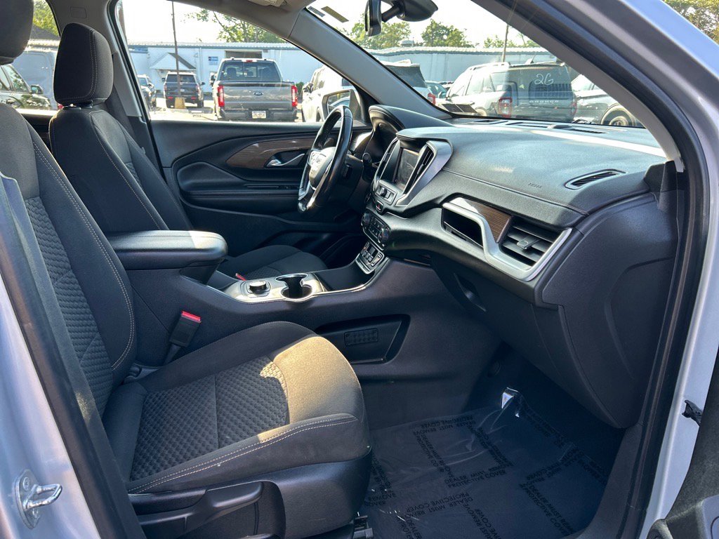 Used 2020 GMC Terrain SLE image 16