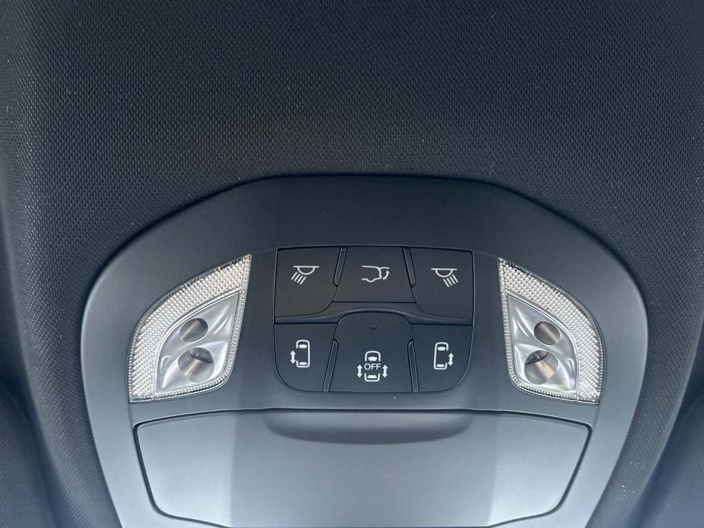 New 2026 Chrysler Pacifica Select w/ S Appearance Package AWD/4WD image 26