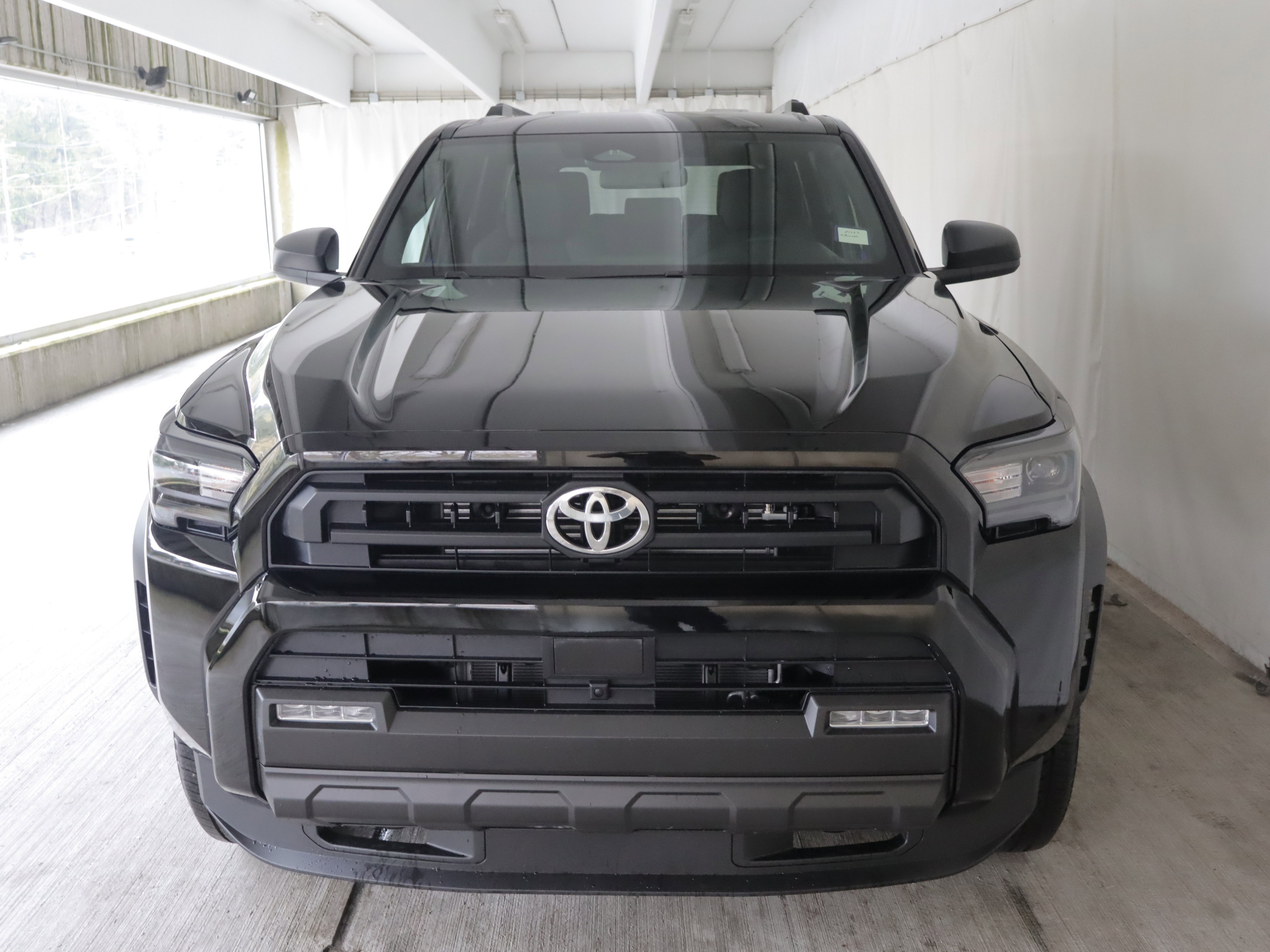 Used 2025 Toyota 4Runner SR5 AWD/4WD image 3