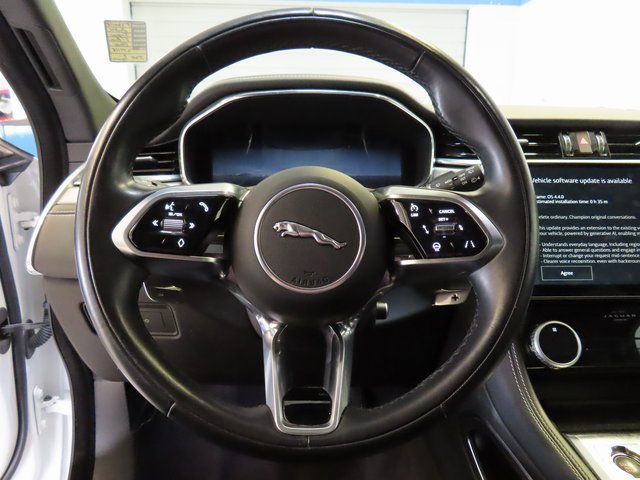Used 2024 Jaguar F-PACE R-Dynamic S image 9