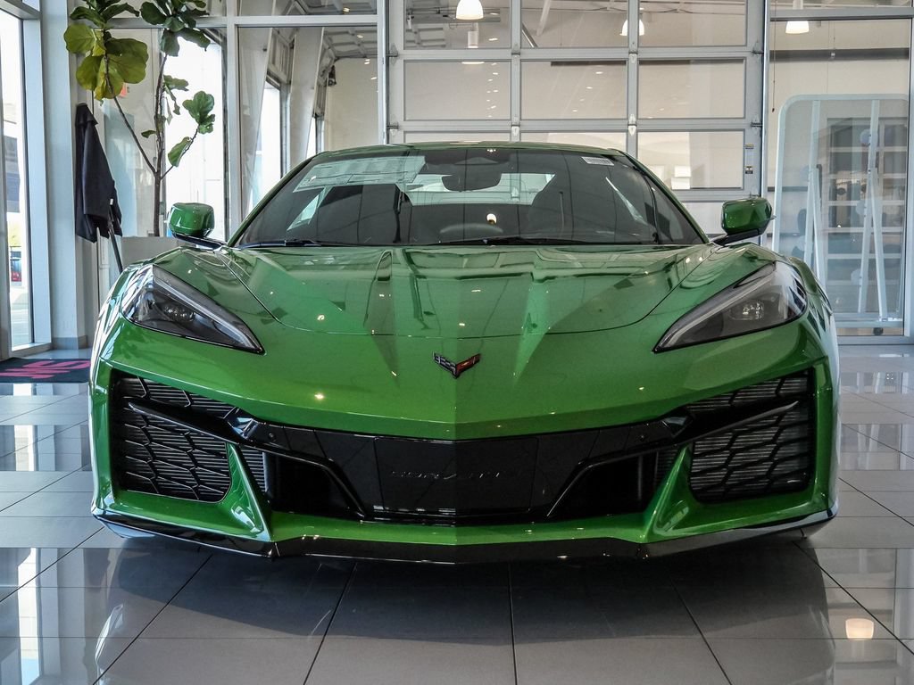 New 2027 Chevrolet Corvette Grand Sport w/ Z52 Sport Performance Package RWD image 2
