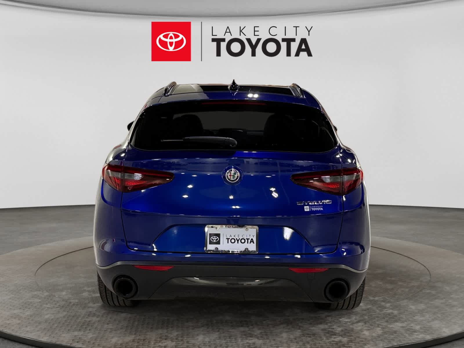 Used 2023 Alfa Romeo Stelvio Sprint RWD image 7