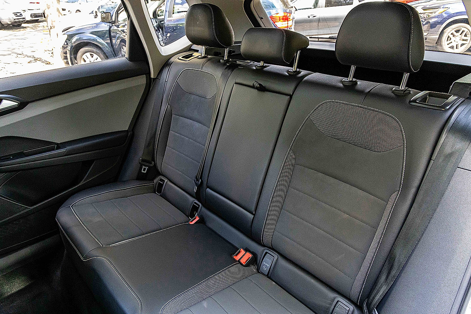 Used 2023 Volkswagen Taos SE w/ Panoramic Sunroof Package image 22