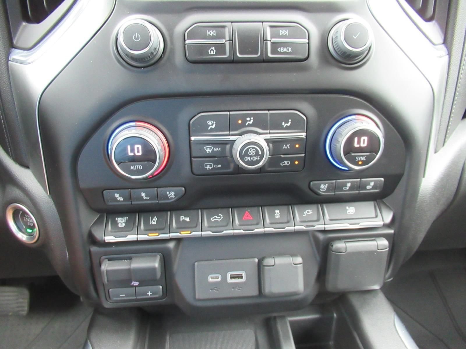 Used 2022 Chevrolet Silverado 2500 LTZ w/ LTZ Plus Package AWD/4WD image 28