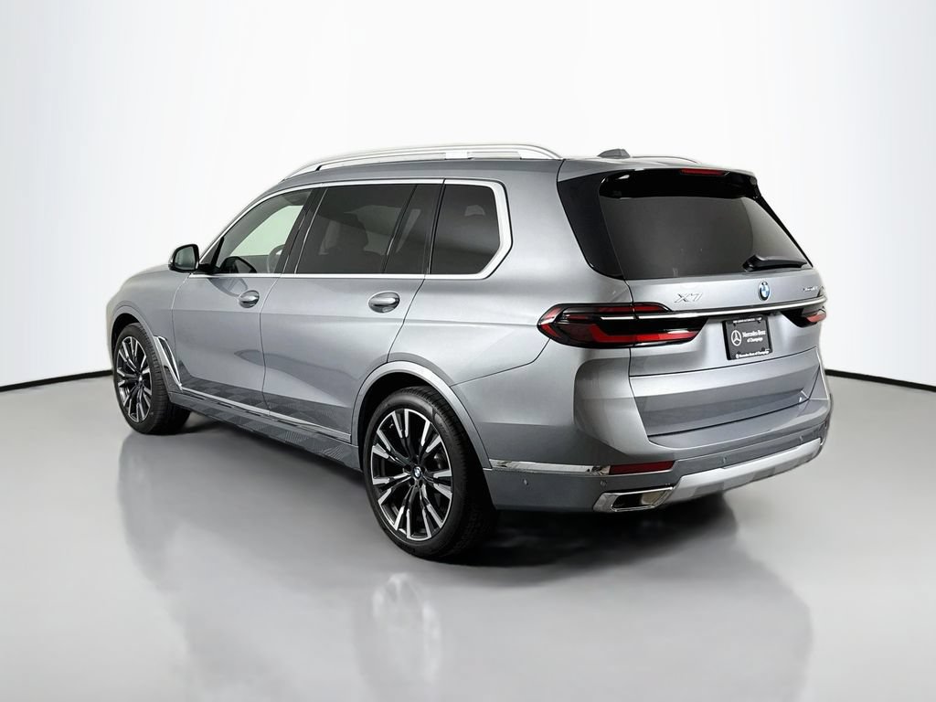 Used 2024 BMW X7 xDrive40i w/ Premium Package AWD/4WD image 5
