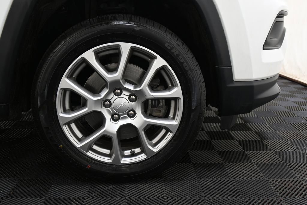 Used 2023 Jeep Compass Latitude image 38