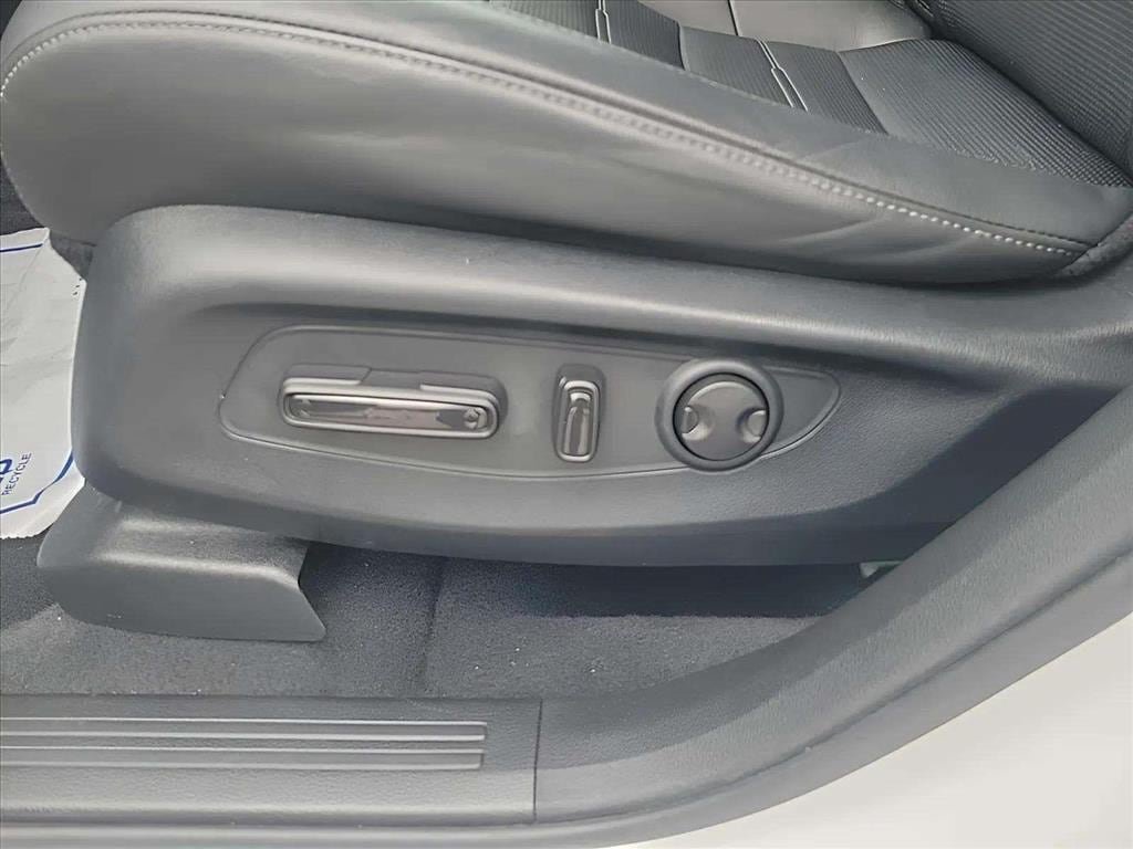Used 2024 Honda CR-V EX-L image 16